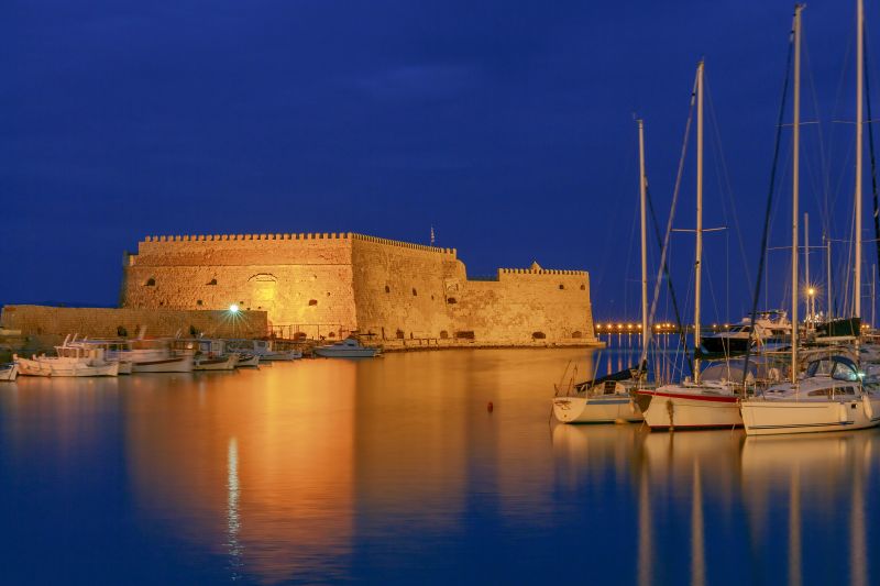 Heraklion City Walls for Cultural Strolls